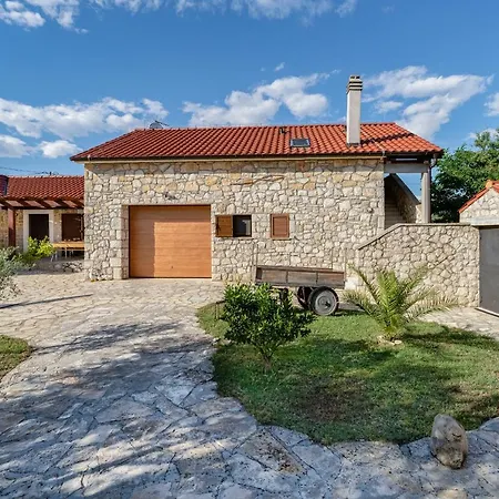 Stone House * Lovinac (Zadar)