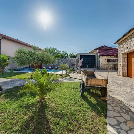 Stone House דירה *