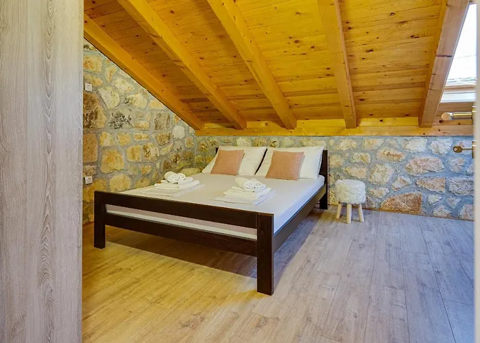 Stone House 公寓 *