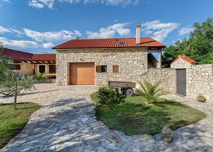 Stone House * Lovinac (Zadar)