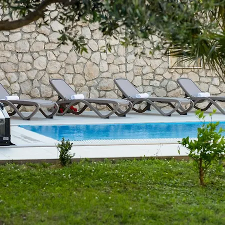 Stone House Apartmán Lovinac (Zadar)