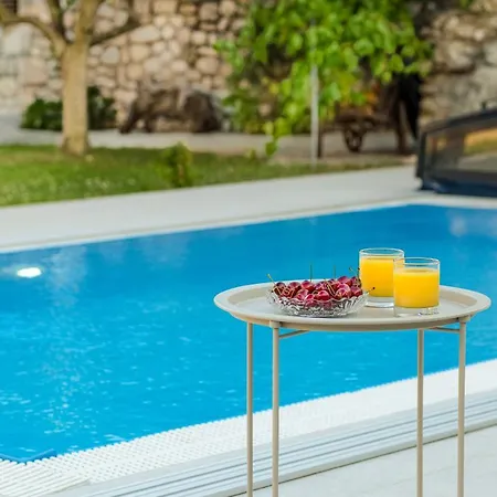 Stone House Apartmán Lovinac (Zadar)