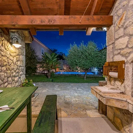 Stone House Apartmán