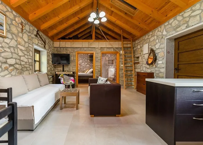 Stone House Apartment *